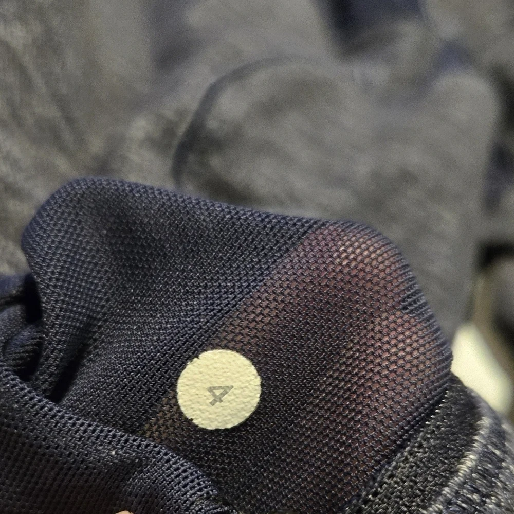 LULULEMON Size 4 Forme Slub Denim Inkwell Blue Full Zip Luon Athletic Jacket